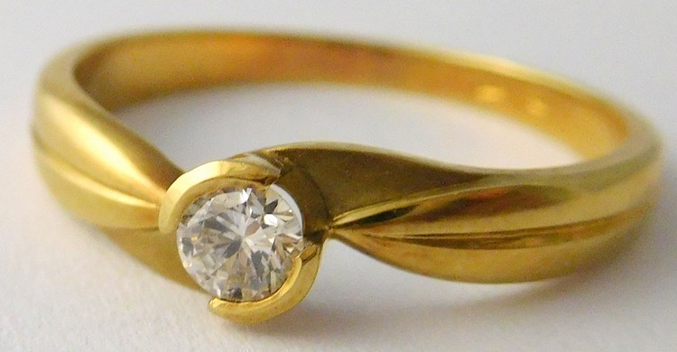 Klenoty Budín Zlatý zásnubní diamantový prsten s diamantem 0,154CT vel. 56 585/2,73gr J-14223-