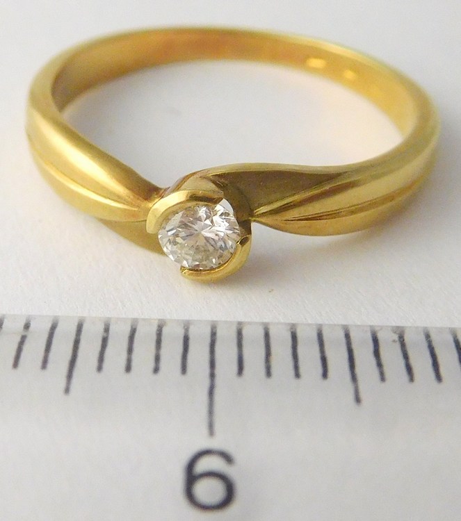 Klenoty Budín Zlatý zásnubní diamantový prsten s diamantem 0,154CT vel. 56 585/2,73gr J-14223-