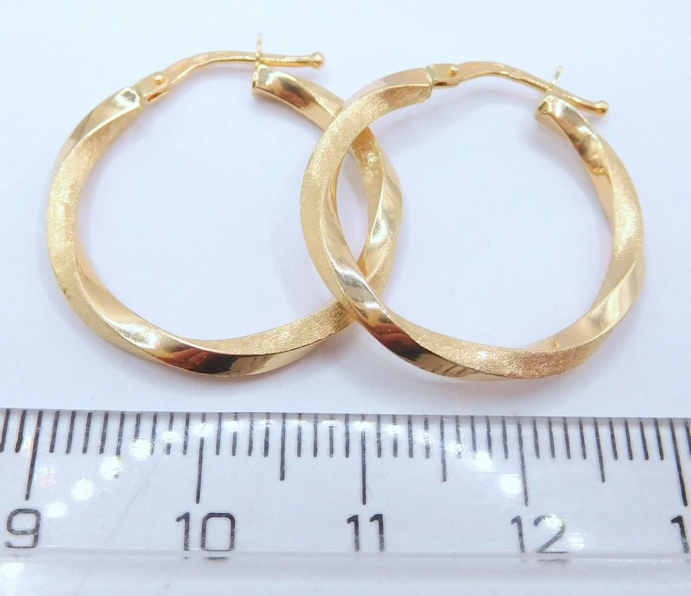 Klenoty Budín Dámské kruhové gravírované zlaté náušnice 2,7cm 585/1,48gr HK2465