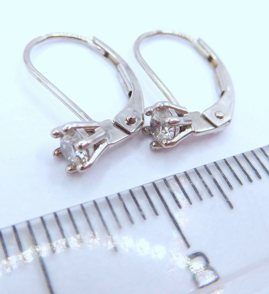 Klenoty Budín Diamantové zlaté náušnice s diamanty (bílé zlato) 0,320CT 585/0,93gr HKD67
