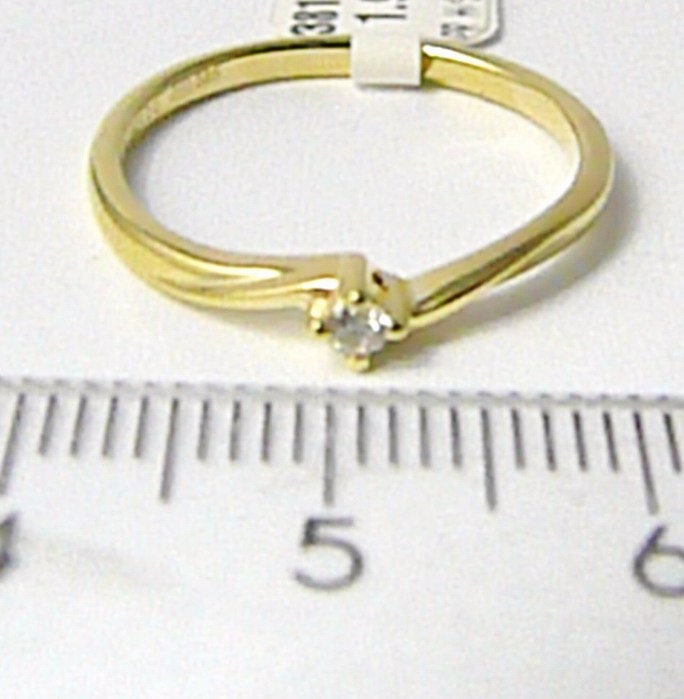 Klenoty Budín Zásnubní diamantový prstýnek ze žlutého AU 0,05ct 3810379