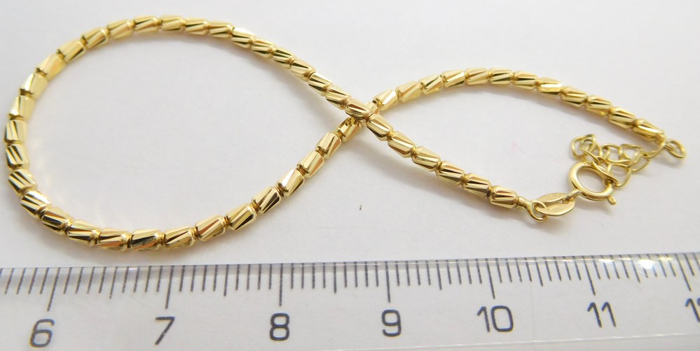 Klenoty Budín Dámský zlatý náramek ze žlutého zlata s gravírováním 585/2,97gr 17+3cm HK7032