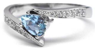 Klenoty Budín Luxusní diamantový prsten s akvamarínem a diamanty J-28158-17
